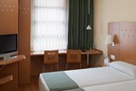 Отель NH Las Artes II Отель NH Las Artes II