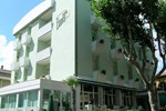 Отель Hotel Bamby Отель Hotel Bamby