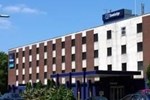 Отель Travelodge Gatwick Airport Hotel Отель Travelodge Gatwick Airport Hotel