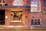 Отель Macdonald New Blossoms Hotel Отель Macdonald New Blossoms Hotel
