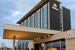 Отель Hilton Toronto Airport Hotel & Suites Отель Hilton Toronto Airport Hotel & Suites