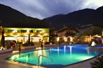 Отель Schlosshof Charme Resort – Hotel & Camping Отель Schlosshof Charme Resort – Hotel & Camping