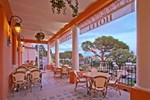 Отель Hotel De La Darse Отель Hotel De La Darse