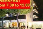 Отель Hotel Elvia Отель Hotel Elvia