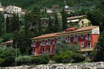 Отель Hotel Menapace Отель Hotel Menapace