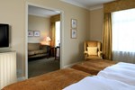 Отель Macdonald Swan's Nest Hotel Отель Macdonald Swan's Nest Hotel