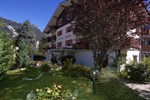 Отель Hotel Rezia Отель Hotel Rezia