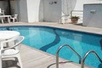 Отель Sandras Inn Отель Sandras Inn