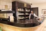 Отель Ritz Hotel Отель Ritz Hotel
