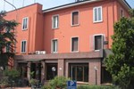 Отель Hotel Emilia Отель Hotel Emilia