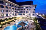 Отель Grand Jatra Hotel Pekanbaru Отель Grand Jatra Hotel Pekanbaru