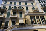 Отель Hotel Petit Royal Отель Hotel Petit Royal