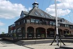 Отель Boathouse Hotel Отель Boathouse Hotel