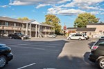 Отель Econo Lodge Brossard Отель Econo Lodge Brossard