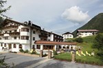 Отель Hotel Büntali Отель Hotel Büntali