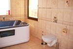Отель Golden Fish Family Hotel Отель Golden Fish Family Hotel