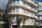 Отель Hotel Majestic Отель Hotel Majestic