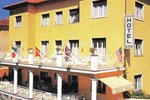 Отель Hotel Dora Отель Hotel Dora