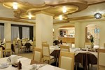 Отель Hotel Crozzon Отель Hotel Crozzon