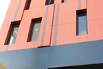 Отель Marvin Suites Отель Marvin Suites