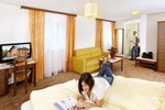 Отель EB Hotel Garni Отель EB Hotel Garni