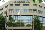 Отель Kingwood Inn Kuching Отель Kingwood Inn Kuching