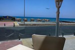 Апартаменты Mackenzie Beach Hotel & Apartments Апартаменты Mackenzie Beach Hotel & Apartments