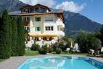 Отель Landhaus Hotel Kristall Отель Landhaus Hotel Kristall