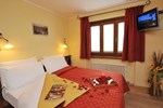 Отель Hotel Le Petit Abri Отель Hotel Le Petit Abri