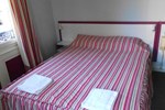 Отель Hôtel Céline (Hôtel de la Gare) Отель Hôtel Céline (Hôtel de la Gare)