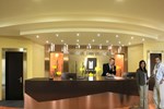 Отель Manhattan Village Hotel Отель Manhattan Village Hotel