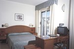 Отель Hotel Croce Di Malta Отель Hotel Croce Di Malta