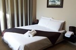Хостел Grand Pinnacles Kuching Lodge Хостел Grand Pinnacles Kuching Lodge