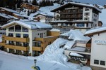 Отель Hotel Bergkristall Отель Hotel Bergkristall