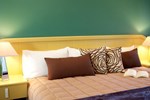 Отель Village Motel Отель Village Motel