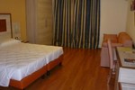 Отель Hotel Castell Отель Hotel Castell