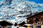 Отель Hotel Bucaneve Отель Hotel Bucaneve