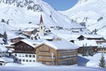 Отель Hotel Walserberg Отель Hotel Walserberg