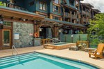 Отель Nita Lake Lodge Отель Nita Lake Lodge