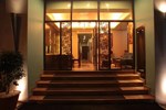 Отель Justa The Residence MG Road Отель Justa The Residence MG Road