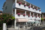 Отель Hotel Eliani Отель Hotel Eliani