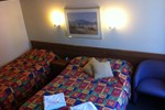 Отель Mayfield Motel Отель Mayfield Motel