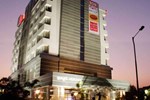 Отель Yogi Midtown Hotel Отель Yogi Midtown Hotel