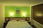 Отель K T Travellers Inn Отель K T Travellers Inn