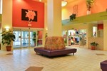 Отель Comfort Suites Maingate East Отель Comfort Suites Maingate East