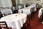 Отель Kyriad Nemours Отель Kyriad Nemours