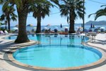 Отель Marias Beach Hotel Отель Marias Beach Hotel