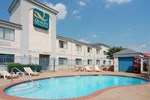 Отель Quality Inn & Suites Grand Prairie Отель Quality Inn & Suites Grand Prairie