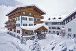 Отель Hotel Posta Отель Hotel Posta