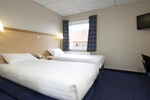 Отель Travelodge Belfast Central Отель Travelodge Belfast Central